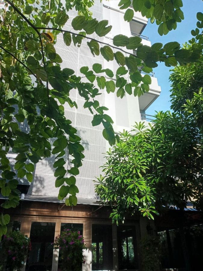 The Qube Fifty Hotel Bangkok Exterior foto
